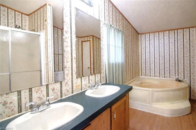 5600 Bunch Road, Oak Ridge, NC 27310