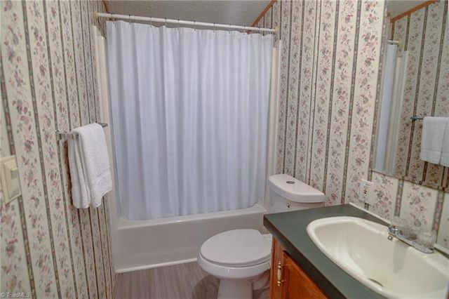 5600 Bunch Road, Oak Ridge, NC 27310