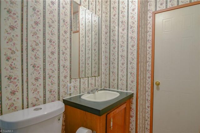5600 Bunch Road, Oak Ridge, NC 27310