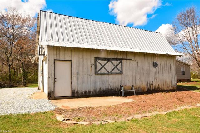 5600 Bunch Road, Oak Ridge, NC 27310