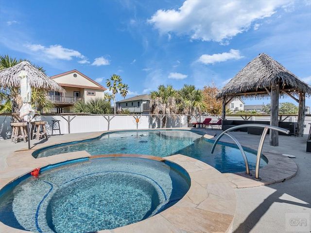 16614 Jamaica Inn Road, Jamaica Beach, TX 77554