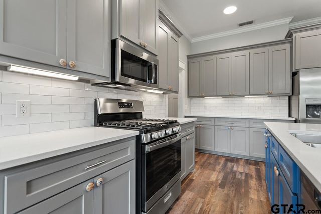 228 Smith Cir, Lindale, TX 75771