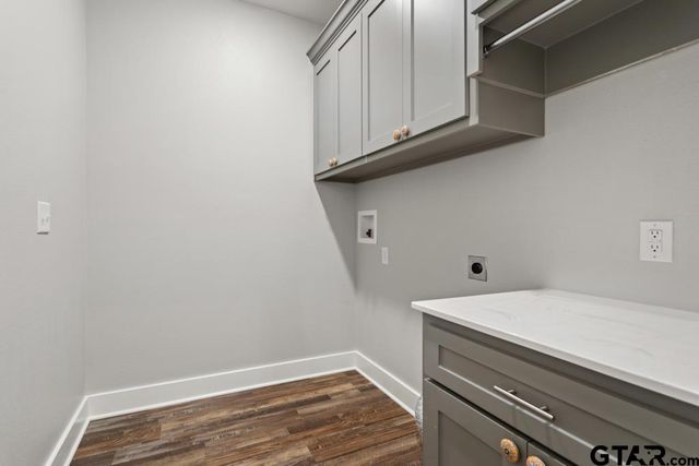 228 Smith Cir, Lindale, TX 75771