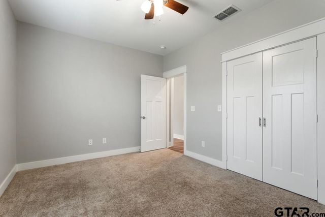 228 Smith Cir, Lindale, TX 75771