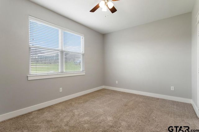 228 Smith Cir, Lindale, TX 75771
