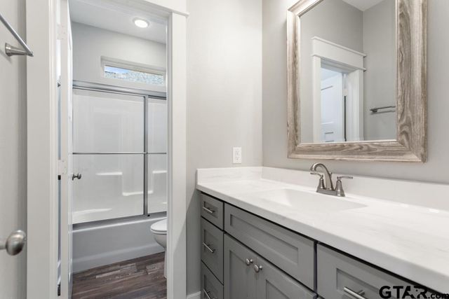 228 Smith Cir, Lindale, TX 75771