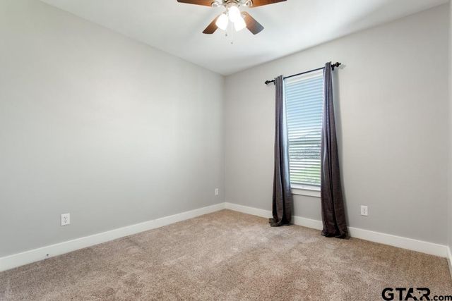 228 Smith Cir, Lindale, TX 75771