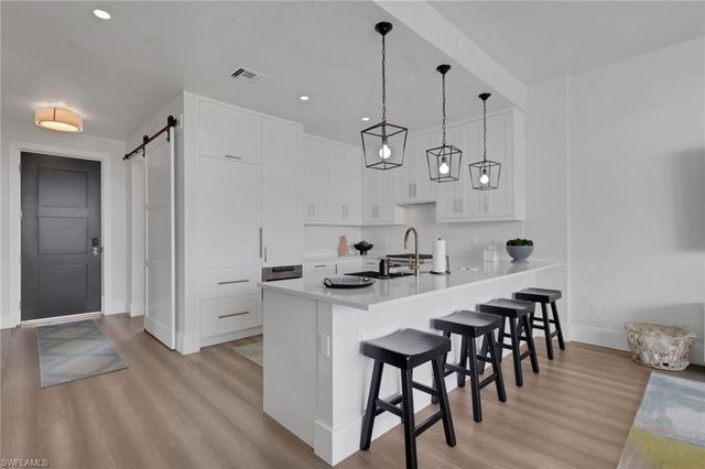 850 Central AVE 301, Other, FL 34102