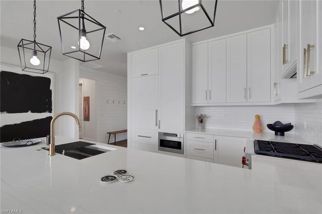 850 Central AVE 301, Other, FL 34102