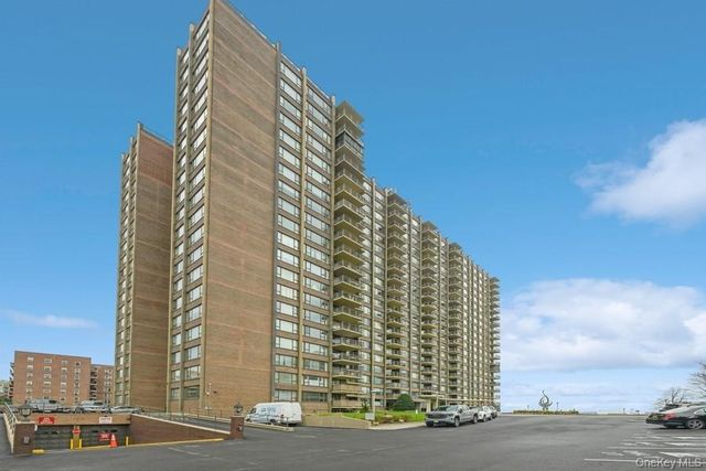 166-25 Powells Cove Boulevard 18G, Beechhurst, NY 11357