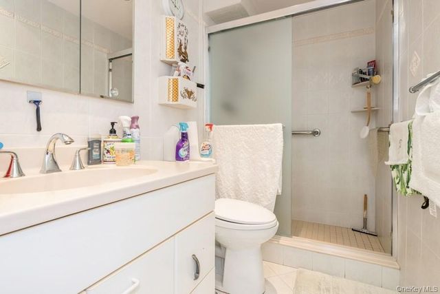 166-25 Powells Cove Boulevard 18G, Beechhurst, NY 11357