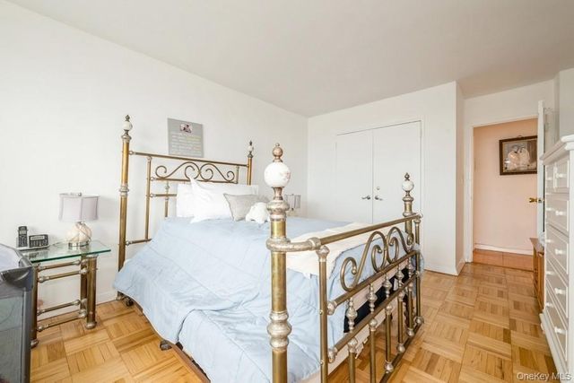 166-25 Powells Cove Boulevard 18G, Beechhurst, NY 11357