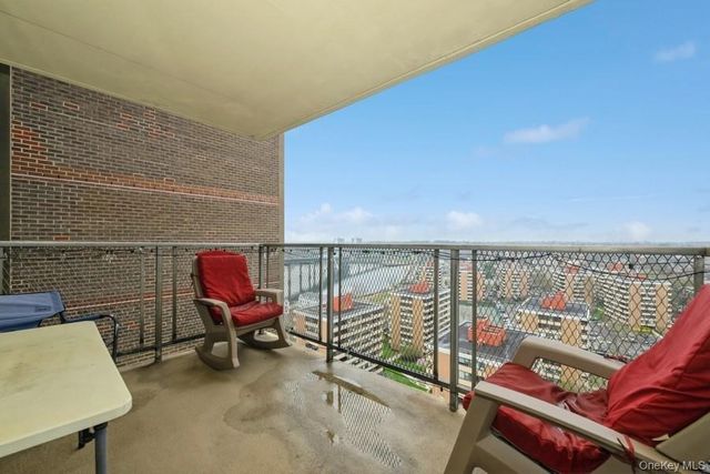 166-25 Powells Cove Boulevard 18G, Beechhurst, NY 11357