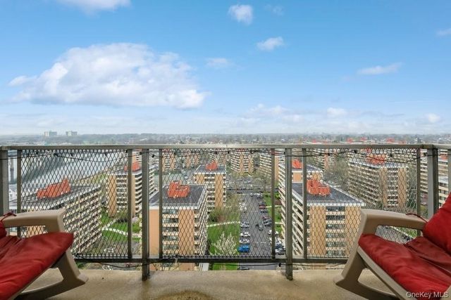 166-25 Powells Cove Boulevard 18G, Beechhurst, NY 11357