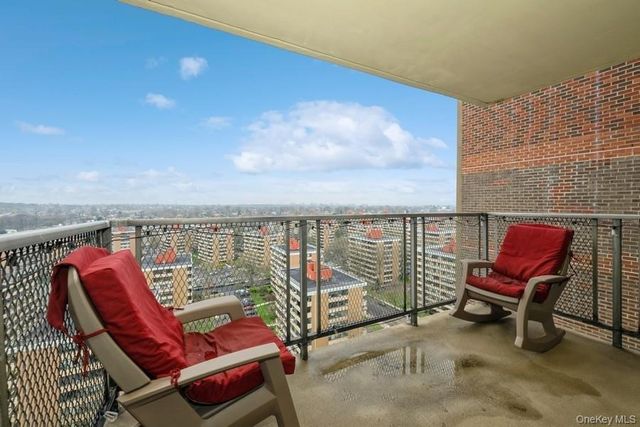 166-25 Powells Cove Boulevard 18G, Beechhurst, NY 11357