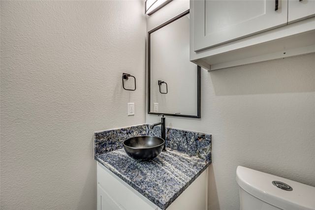 8243 Heritage Glen Drive, Red Oak, TX 75154