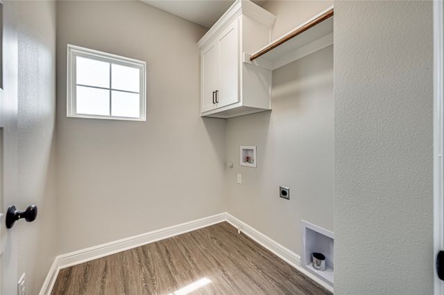 8243 Heritage Glen Drive, Red Oak, TX 75154