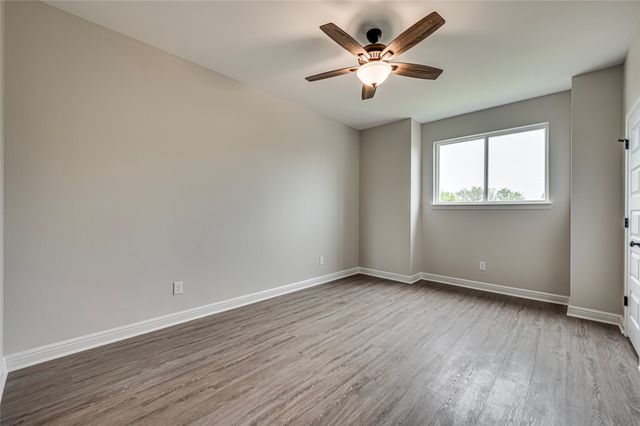 8243 Heritage Glen Drive, Red Oak, TX 75154