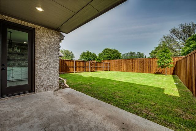 8243 Heritage Glen Drive, Red Oak, TX 75154