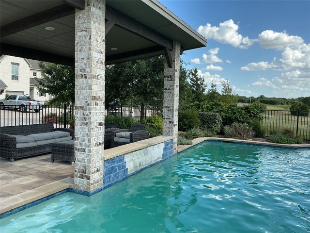 8243 Heritage Glen Drive, Red Oak, TX 75154