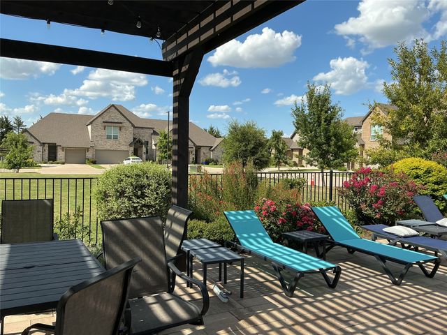 8243 Heritage Glen Drive, Red Oak, TX 75154