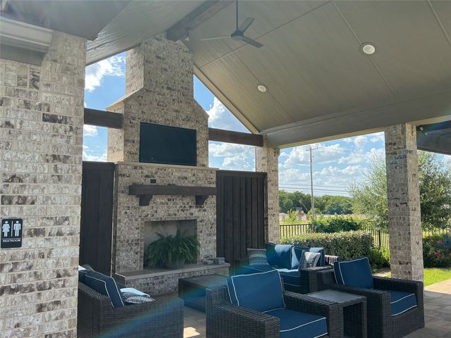 8243 Heritage Glen Drive, Red Oak, TX 75154