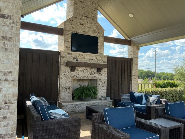 8243 Heritage Glen Drive, Red Oak, TX 75154
