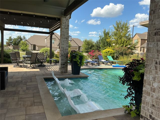 8243 Heritage Glen Drive, Red Oak, TX 75154