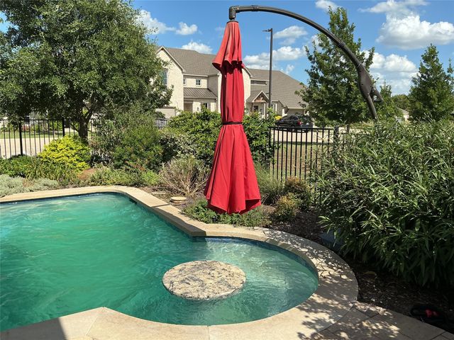 8243 Heritage Glen Drive, Red Oak, TX 75154