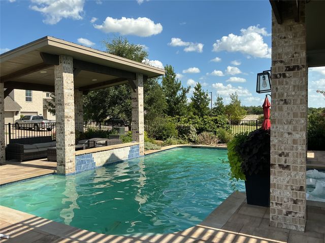 8243 Heritage Glen Drive, Red Oak, TX 75154