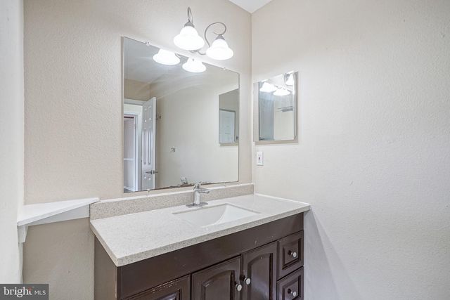 1184 TRISTRAM CIR, Mantua, NJ 08051