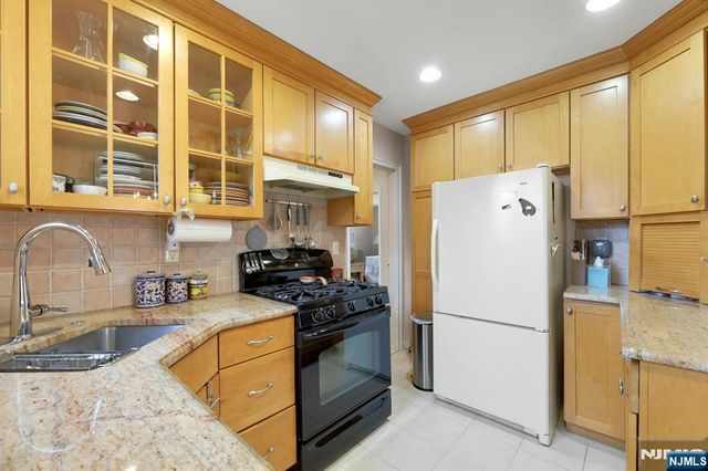 14-05 Plymouth Drive, Fair Lawn, NJ 07410