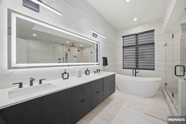 256A 7th Street, Palisades Park, NJ 07650