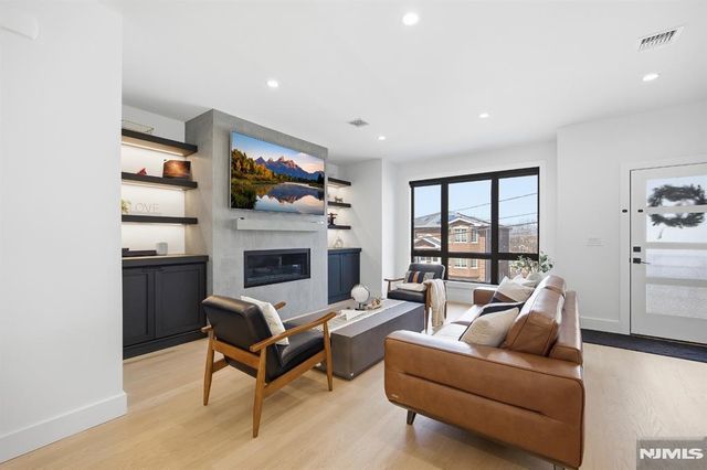 256A 7th Street, Palisades Park, NJ 07650