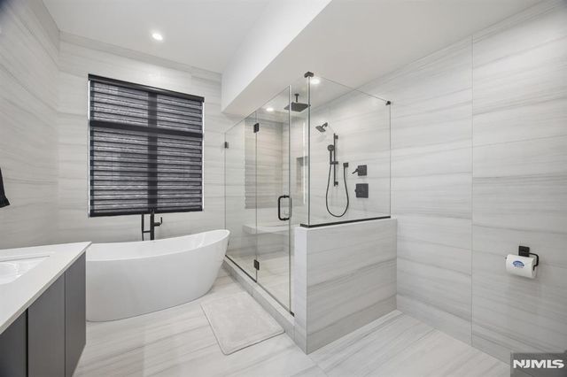 256A 7th Street, Palisades Park, NJ 07650