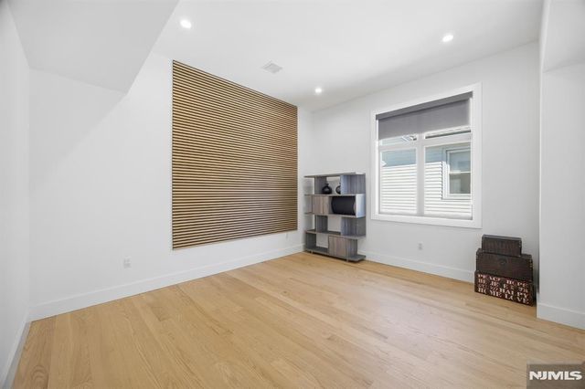 256A 7th Street, Palisades Park, NJ 07650