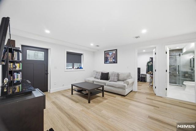 256A 7th Street, Palisades Park, NJ 07650