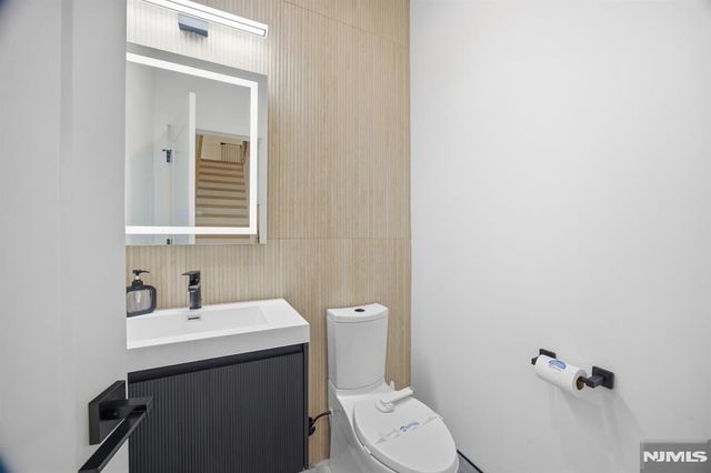 256A 7th Street, Palisades Park, NJ 07650