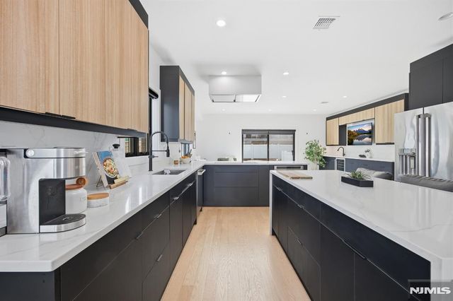 256A 7th Street, Palisades Park, NJ 07650