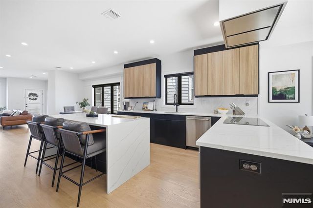 256A 7th Street, Palisades Park, NJ 07650