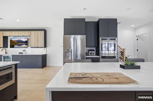 256A 7th Street, Palisades Park, NJ 07650