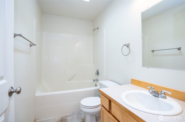 5380 SW Windy Song Way, Port Orchard, WA 98367