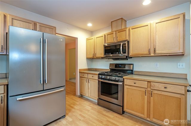 5380 SW Windy Song Way, Port Orchard, WA 98367