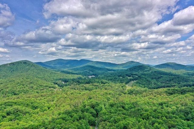 110 Sleeping Fawn Knoll, Big Canoe, GA 30143