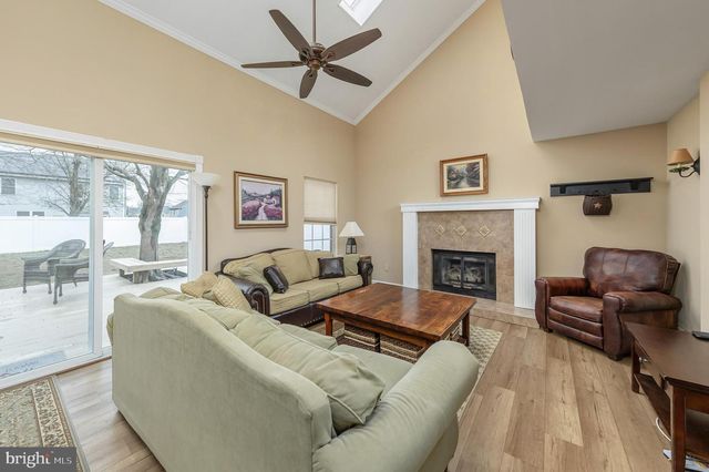 15 STAG RUN, Sewell, NJ 08080