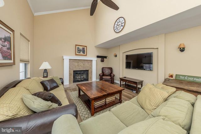 15 STAG RUN, Sewell, NJ 08080