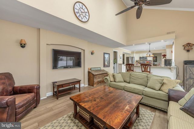 15 STAG RUN, Sewell, NJ 08080
