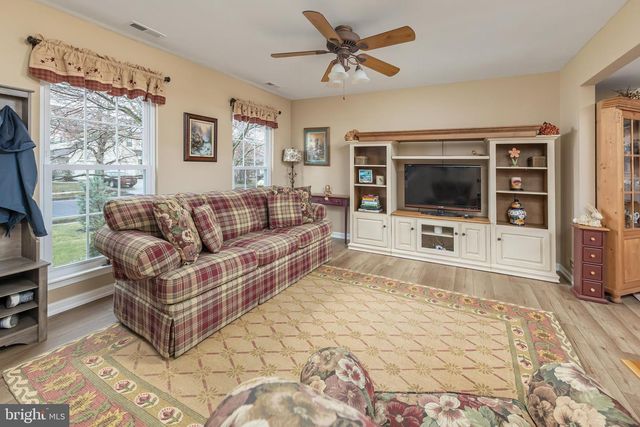 15 STAG RUN, Sewell, NJ 08080