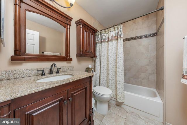 15 STAG RUN, Sewell, NJ 08080