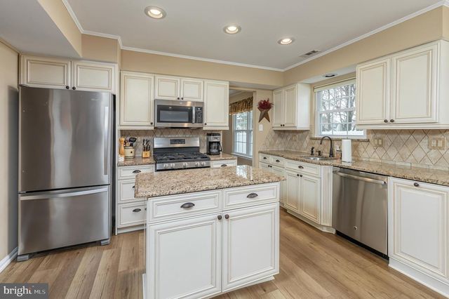 15 STAG RUN, Sewell, NJ 08080